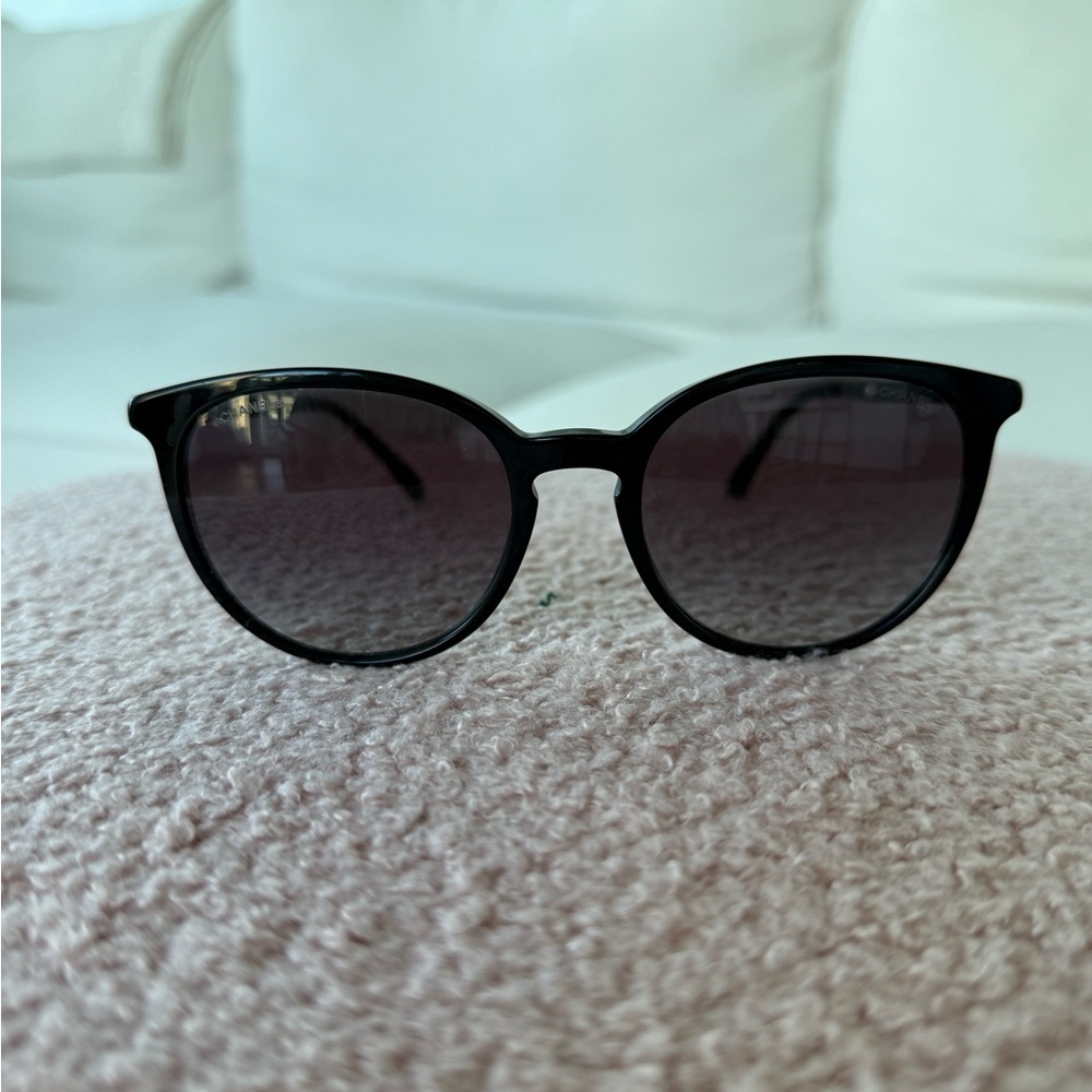 Authentic Black Chanel Sunglasses with Quilted Case - Picture 10 of 10